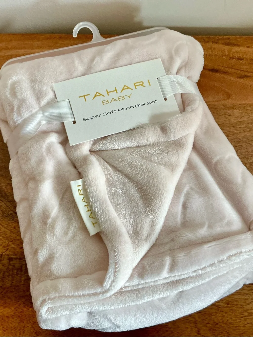 Tahari Baby Super Soft Plush Blanket Pale Pink NWT Embossed Hearts